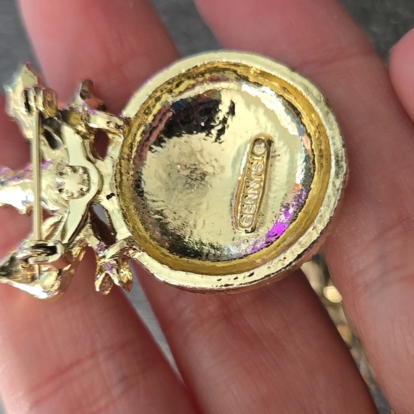 2 Gerrys signed christmas sleigh and ornament pin - Picture 5 of 5